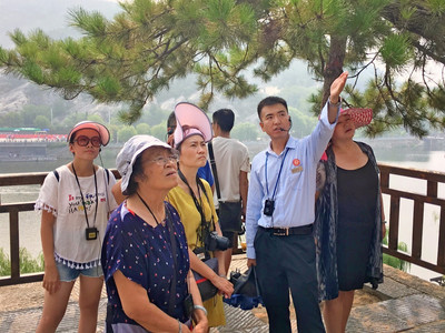 龍門(mén)風(fēng)物迎客心，優(yōu)質(zhì)服務(wù)展溫情——記龍門(mén)景區(qū)管理與服務(wù)的正能量實(shí)踐